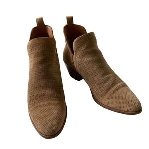 Sigerson Morrison Textured Slip On Boots‎ Booties Camel Tan SZ Euro 38.5 US 8